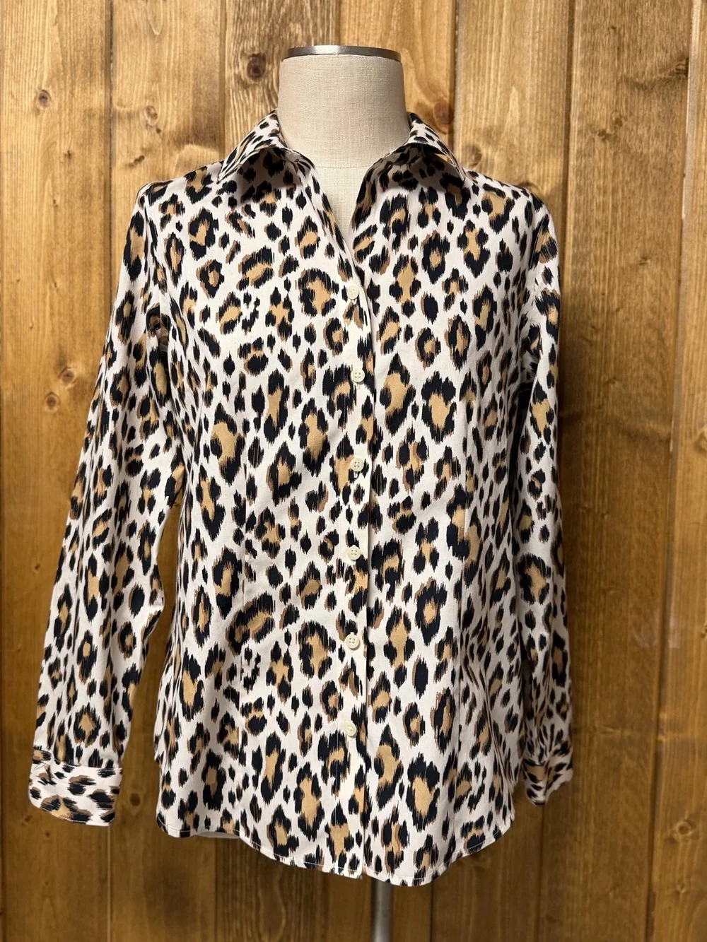Chico’s 0 Small Leopard Print No Iron 100% Cotton Long Sleeve  Button Down Shirt - Picture 2 of 8
